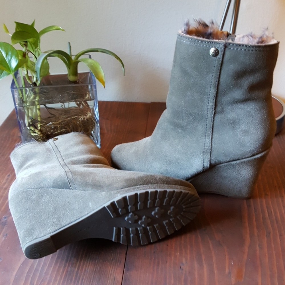 Boots - Picture 3 of 6